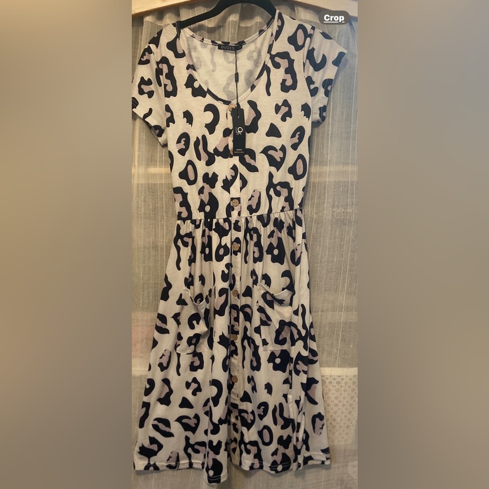 Ouges Small Chic Animal Print Button-Down Dress with pockets! Black & White